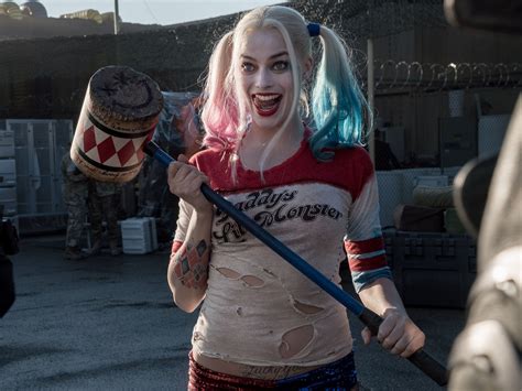 margot robbie sexy photos|Suicide Squad: Sexy Margot Robbies 7 HOTTEST scenes of all。